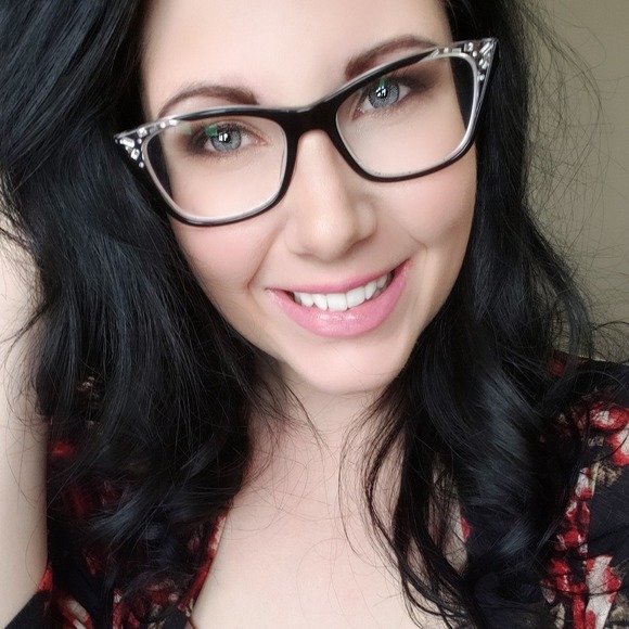 Meet your Posher, Tiffany - Picture 1 of 1